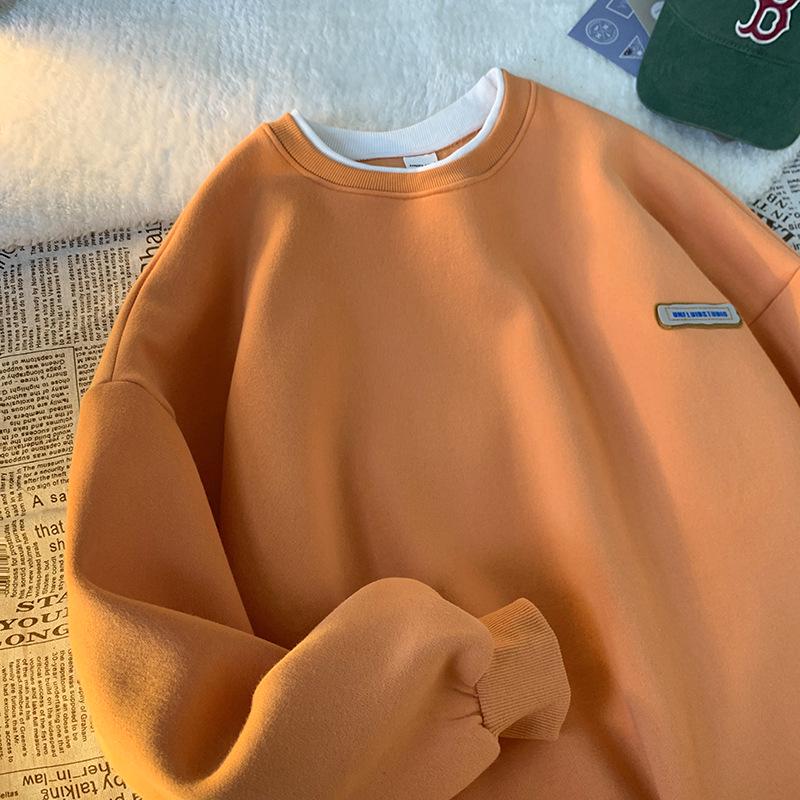 „Unisex Grünes Oversize Sweatshirt im Hong Kong Style – Frühlings-/Herbst-Zweiteiler-Look für Paare“