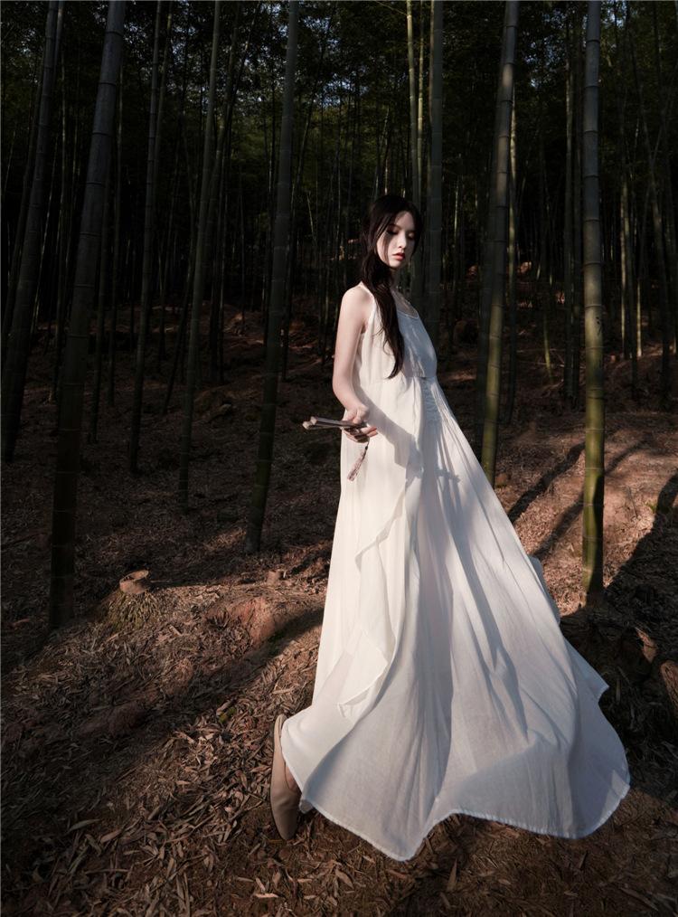 Fungus lace pinch pleated literary and elegant suspender skirt black and white dress vacation seaside skirt