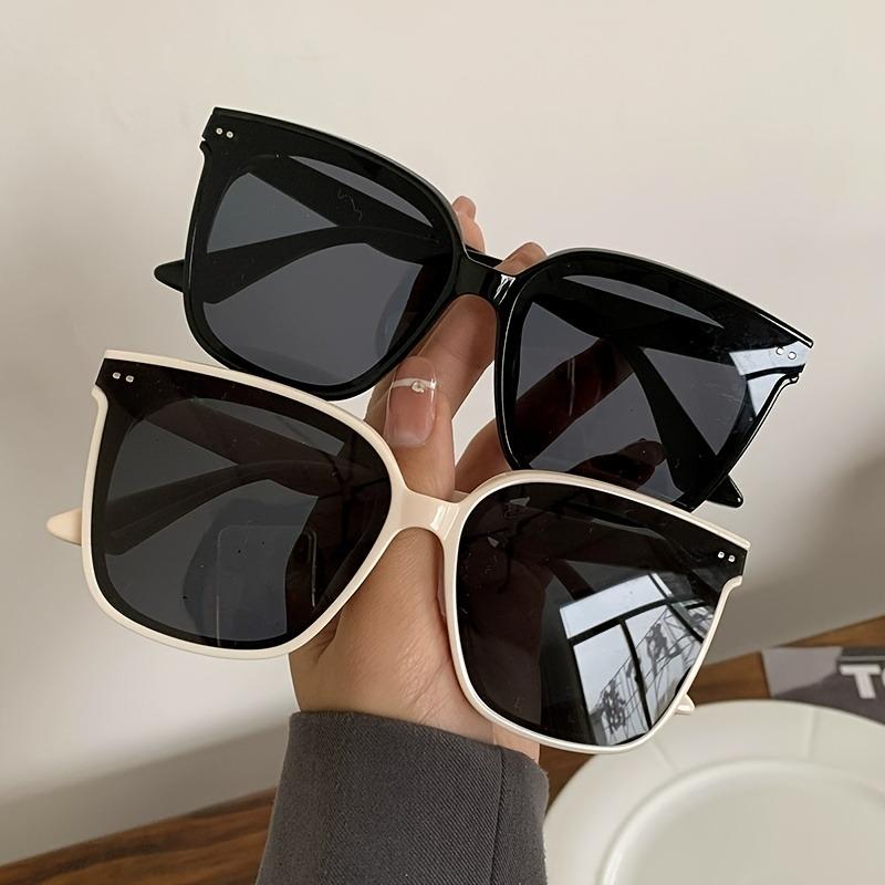 

Women s Oversized Retro Glasses for Everyday Formal Events Elegant Face-Shaping Frame Fashion Accessories