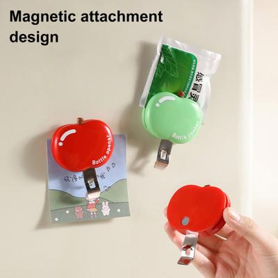 Magnetyczny otwieracz do butelek w kształcie jabłka i klips do fiolek z lekami i butelek piwa Otwieracz do puszek Magnes na lodówkę Otwieracz do butelek z płynem Łatwy w użyciu Narzędzie domowe