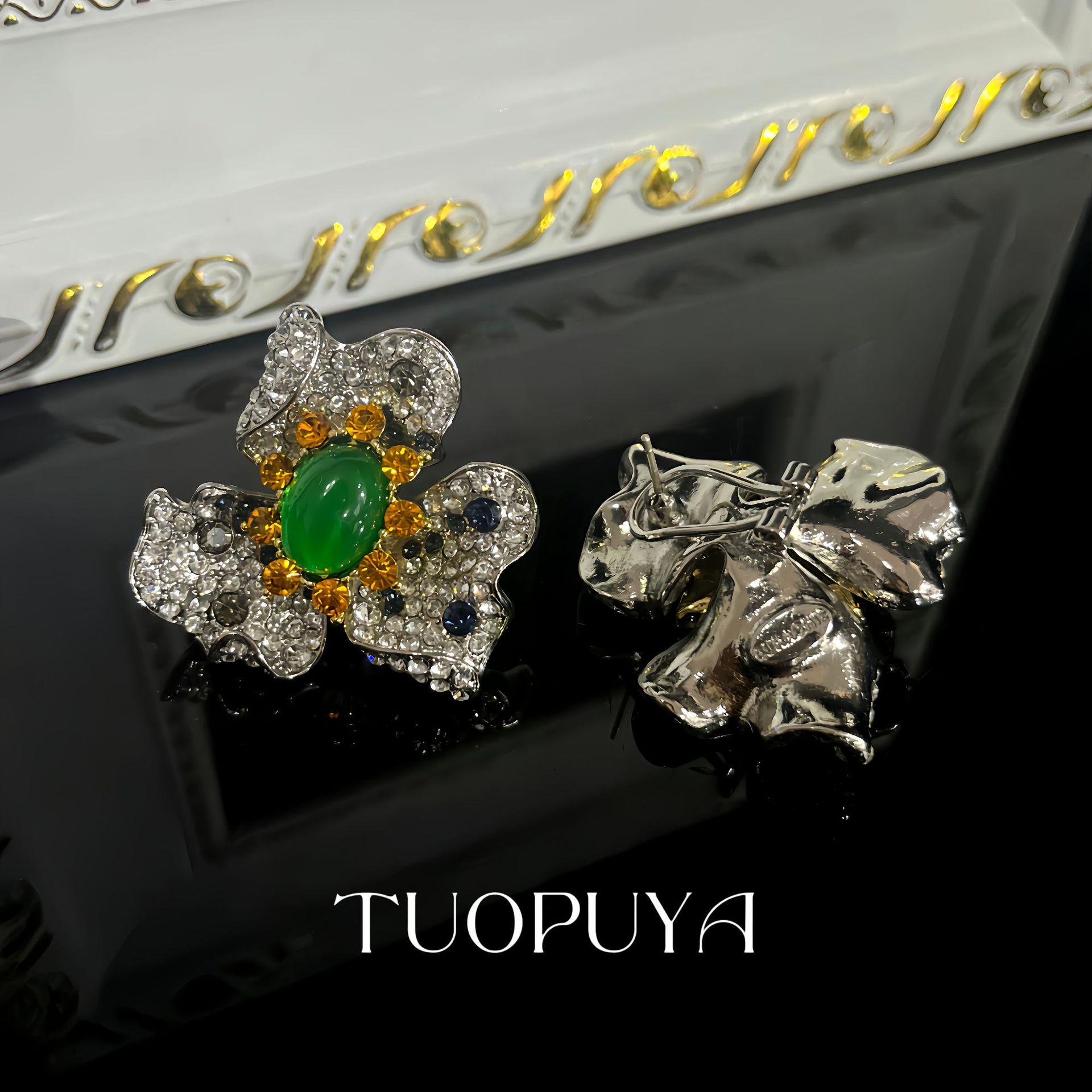French Elegance Diamond Flower Silver Stud Earrings