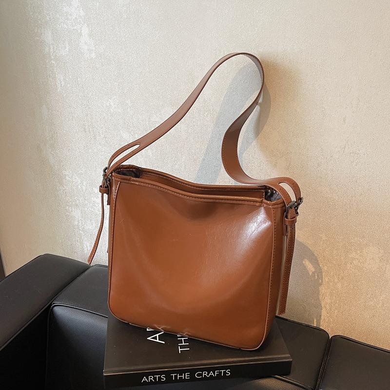Niche casual bag women's new child and mother bag autumn fashion shoulder bag retro versatile messenger bucket bag