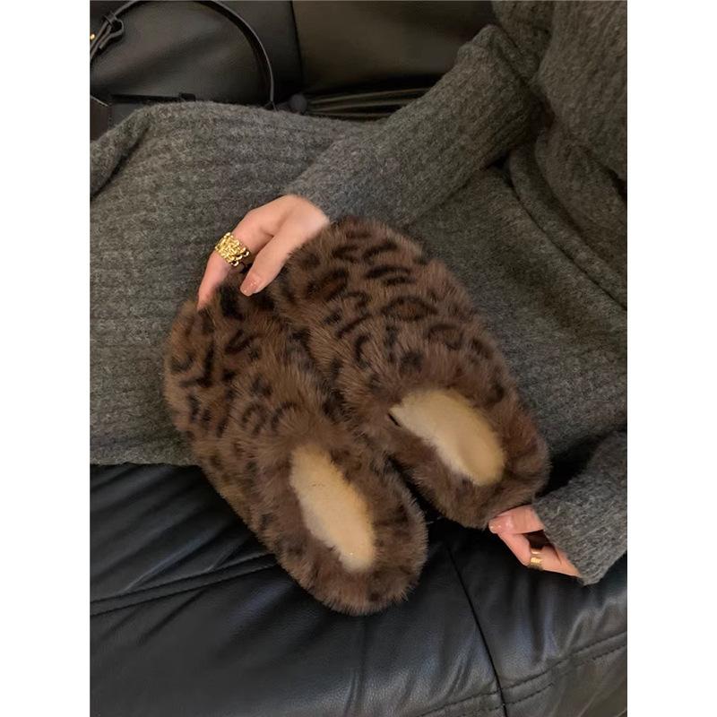 Mao Mao slippers women's outer wear 2025 new autumn and winter plush half slippers flat-bottomed pregnant women non-slip leopard print Mao Mao shoes