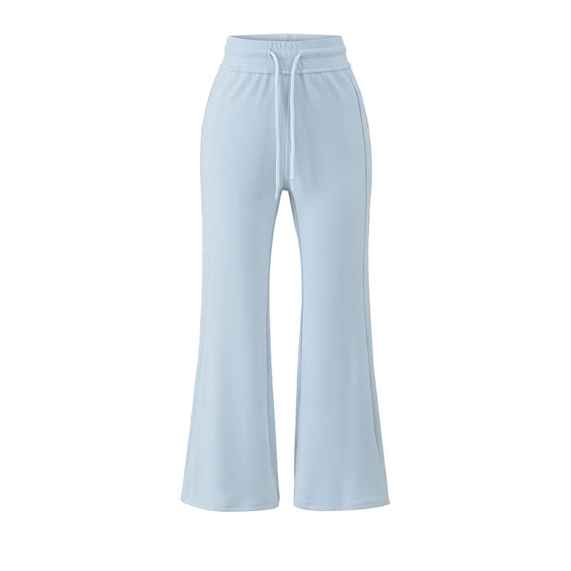

Женский спортивный костюм облегающего кроя: Толстовка с воротником-стойкой на молнии и брюки-клеш из микрофибры со шнурком Small