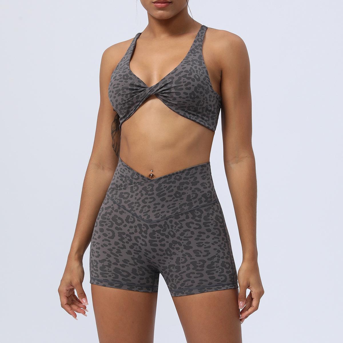 

Леопардовый принт костюм для йоги: Европейский и американский стиль, подъем бедер, дизайн Twist-Cross, облегающая одежда для бега и фитнеса для женщин S (recommended 80-100 lbs) светло-серый