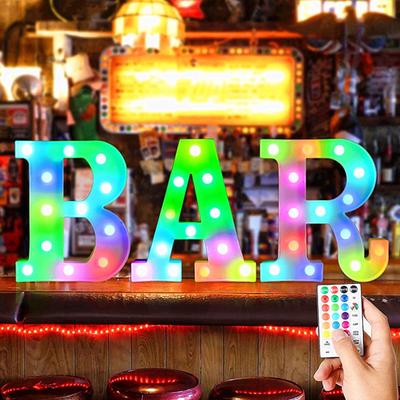 Barevná LED písmena se dálkovým ovladačem 4 režimy blikání Nastavitelné Snadné zavěšení Dekorace na párty Bar Světlo
