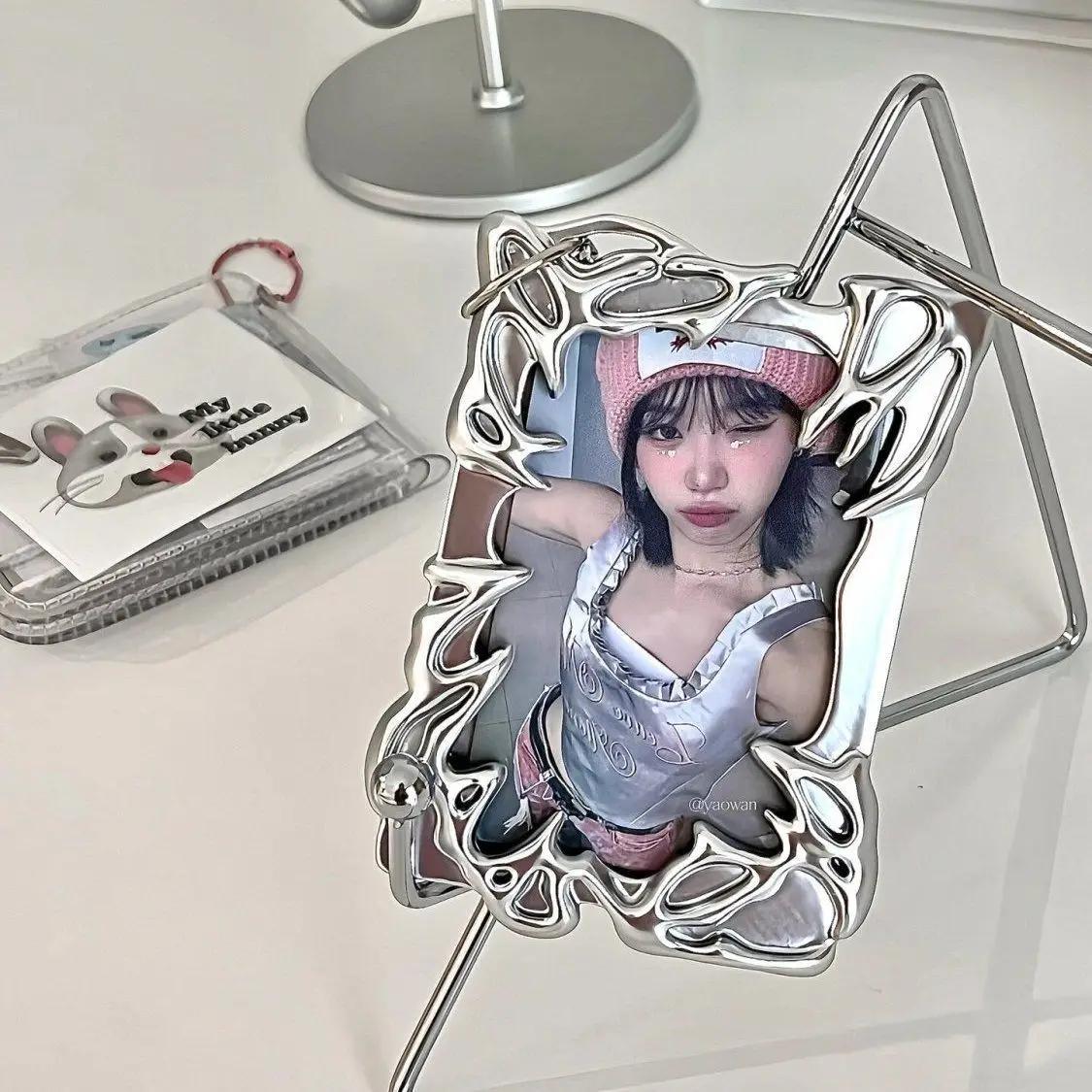 

Photocard Holder Photo Card Case Storage Box Kpop Photo Protective Frame Supplies Album Idol Cards Collect Display Stand Decor серебряный