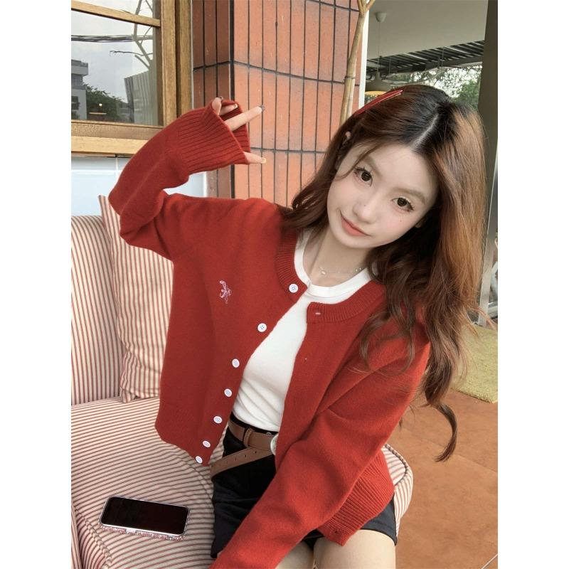 Autumn new loose embroidery crew neck button age-reducing knitted cardigan women's sweater high-end coat