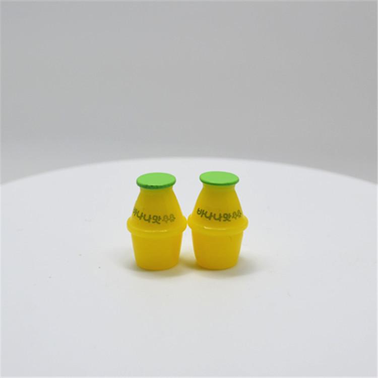 Miniatur-Getränkeflaschen aus Harz: Bananen- und Kaffeemilch-Spielornamente