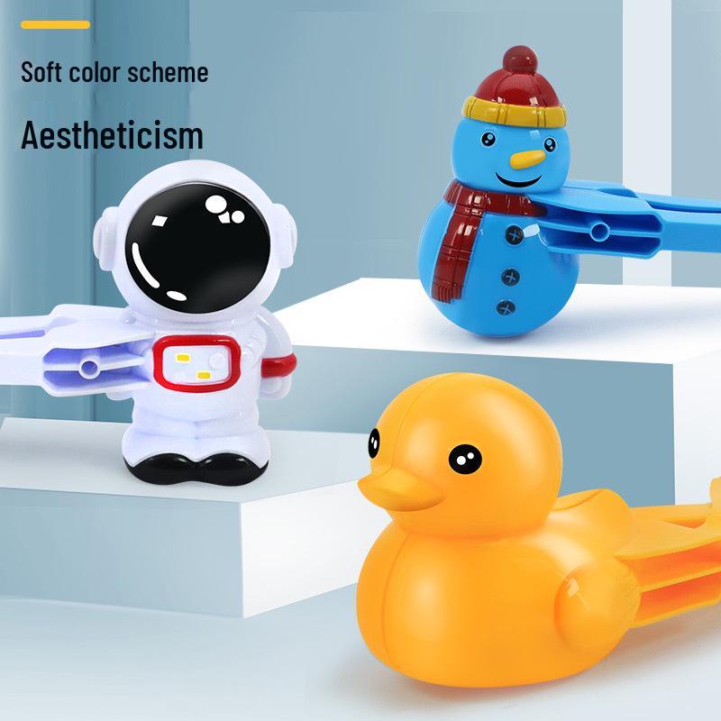 Children's Magic Snow Play Set: Large Snowball Clips for Building Snowmen and Snowball Fights