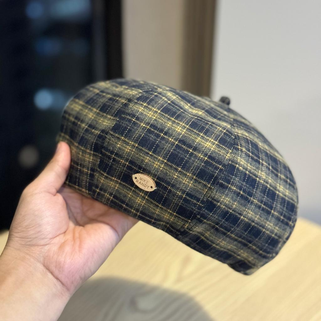 Koreanische Version Einfache kleine Etikett Karomuster Baskenmütze für literarische Frauen Retro All-Match Malermütze Großer Kopfumfang Kürbishut