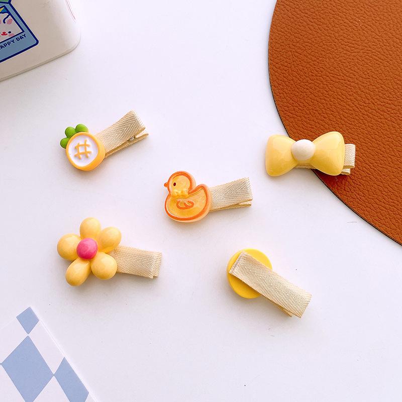 5-Piece New Colorful Small Cartoon Resin-fabric Covered Hair Clips. Cute Designs,hair-friendly Covered Clips,perfect for Hair.