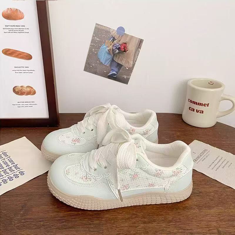 Ballet fashion training shoes spring new breathable mesh with skirt sports and leisure board shoes