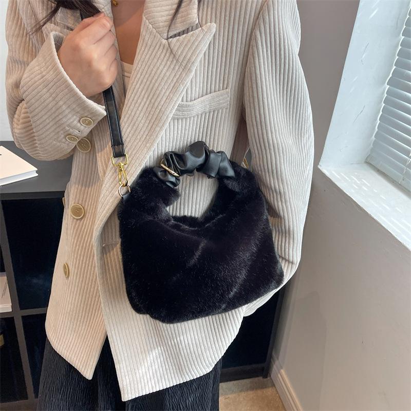 Autumn Winter Plush Pleated Handbag For Women Trendy Simple Furry Shoulder Bags Casual Cute Crossbody Bag Female