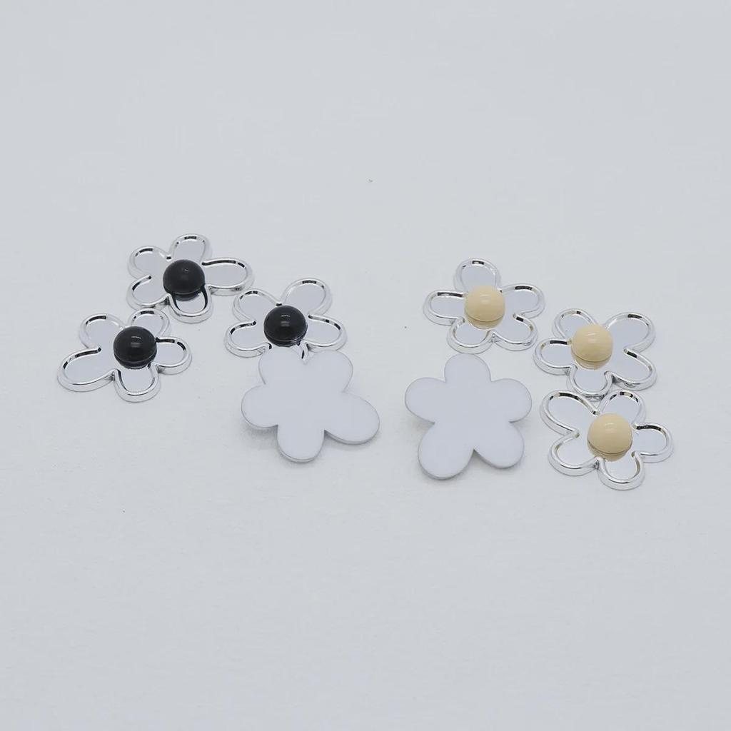Eco-Friendly Acrylic Silver Flower Sticker Set for Phone Cases, Fridge, Clothes, Shoes, Hats, Patches, Headdresses, and Hairpins.