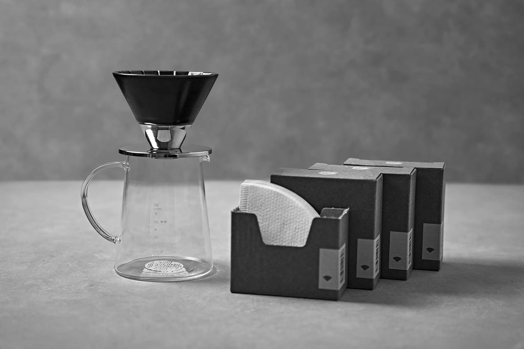 Coffee Dripper Silver & Black [Arita, Saga Prefecture] [Beasty Coffee] A dripper with an impressive metal combination