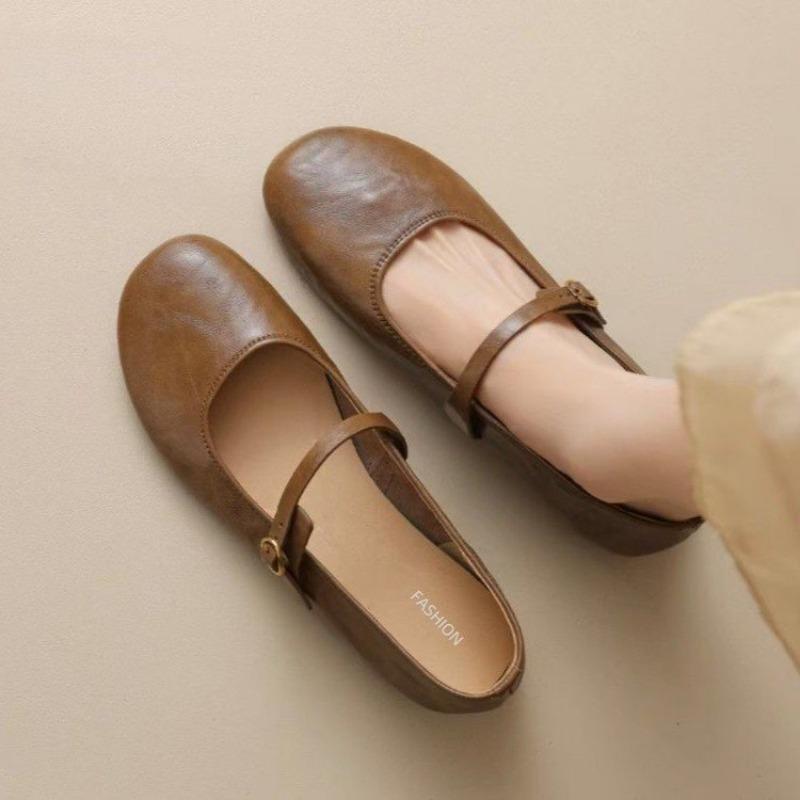 

Retro simple square head one-word buckle strap single shoes autumn new Mary Jane shoes shallow mouth single shoes 40