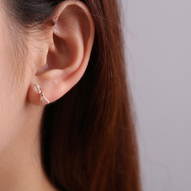 Simple  Fashionable and Luxurious Bow Earrings for Women  Japanese and Korean Style Five-pointed Star Earrings