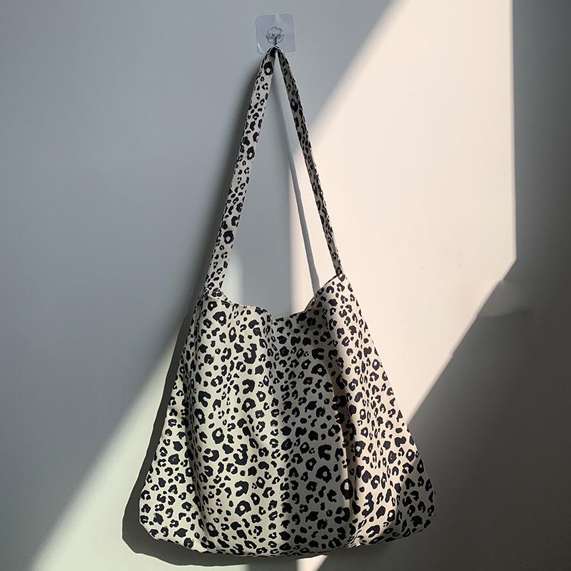 Schultertasche aus Kord-Canvas mit Leopardenmuster - Koreanischer Stil, Neues Sommer-College-Design