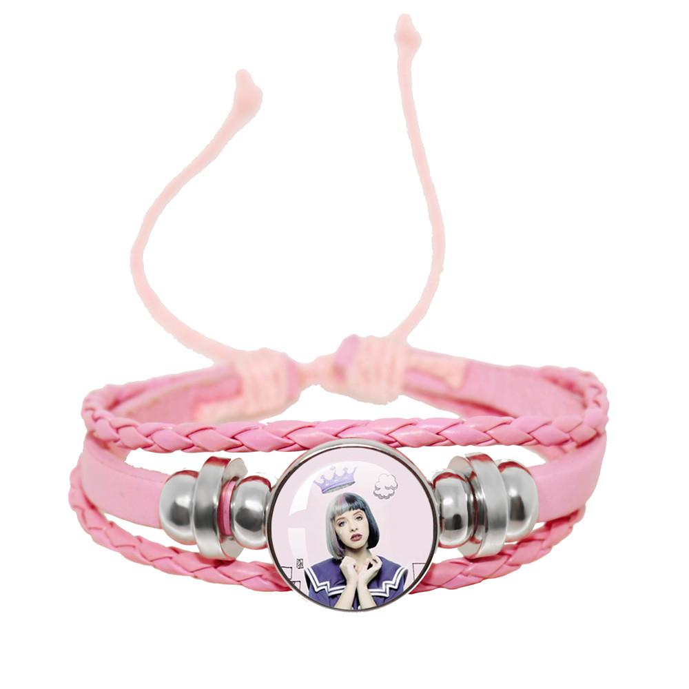 Melanie Martinez Crybaby Braccialetto in Pelle Rosa Cabochon in Vetro Modello Copertina Album Pop Music Braccialetto in Pelle Gioiello Regalo per Fan