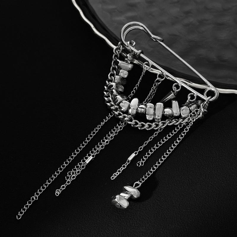 High Quality CCB Alloy Tassels Chain Brooch Sturdy Fade Resistant Lapel Pin for Stylish Outfits Everyday Wear