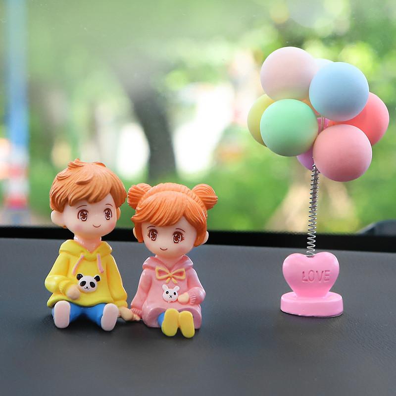 Cute Cartoon Resin Couple Figurine For Car Dashboard Decoration New Home Micro Landscape Ornament Interior Decor Accessory