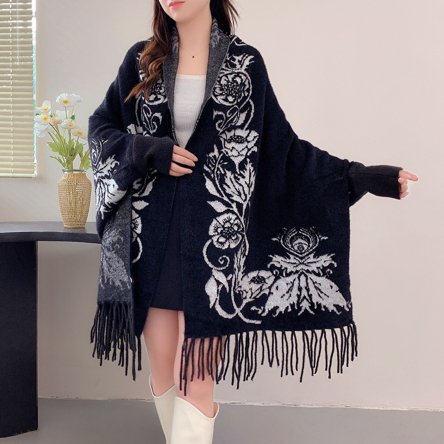 

Шаль Этнический стиль свитер вязаный теплый женский осень и зима новый плащ стиль плащ куртка One Size чёрный