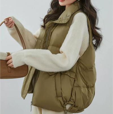 Giacca da donna leggera, termica, senza maniche, ampia e senza cuciture, in piumino d'anatra bianco, con tasca, elegante e con collo alto.