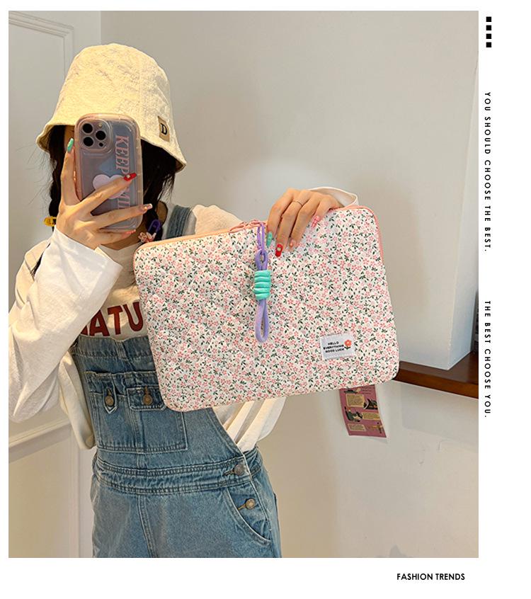 Chic Floral Laptop Sleeve for Women - Fits 11, 13, 15-inch Laptops & iPads
