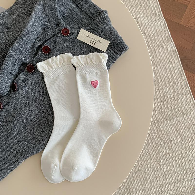 Female Spring and Autumn Sweet Embroidery Love Bubble Mouth Boneless In The Tube Pile Socks