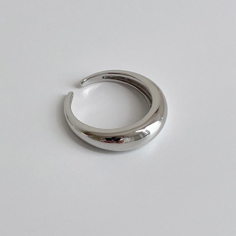 S925 Unique Silver Ring For Women With Eyecatching Geometric Features And Polish Sleek
