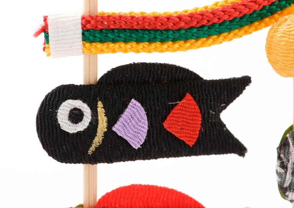 Ryukodo Satsuki Doll Three Standing Carp Streamers Width 21cm X Depth 3cm X Height 15.5cm