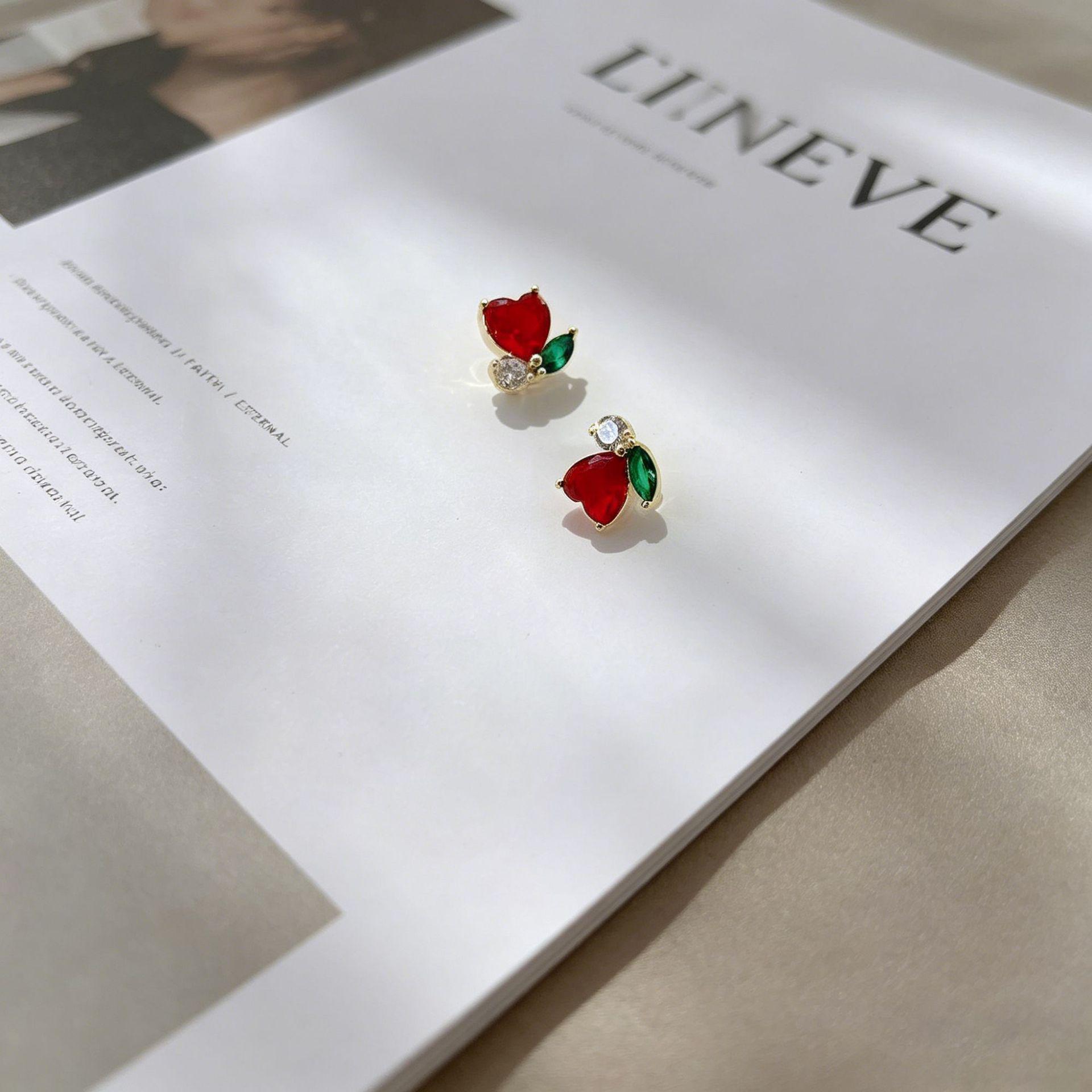 Yanbai Elegant Heart Earrings - Red & Green Niche Design, Cute & Versatile Accessory