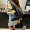 Retro commuter oil surface bag women's 2025 new casual simple design tote bag large capacity underarm women's bag