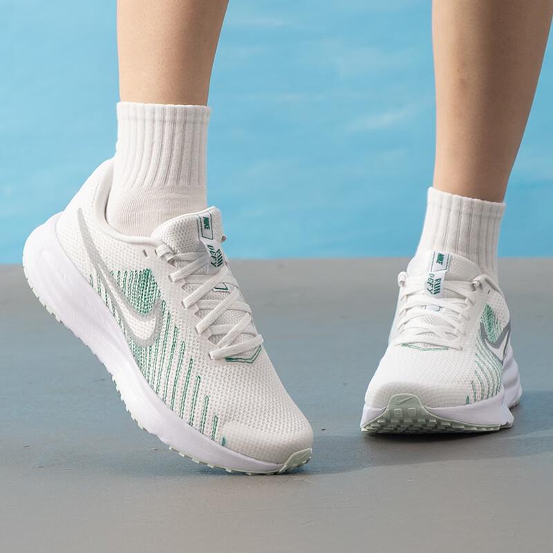 Nike Women s DEFY 7/24 Running Shoes US 6