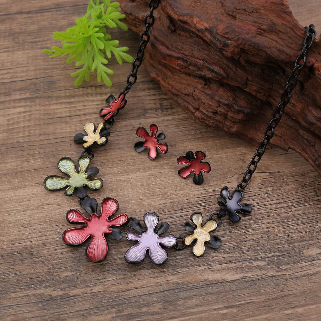 Neues Emaille-Blumen-Ohrstecker-Halsketten-Set, Damenmode High-End Farbblumen-Halskette