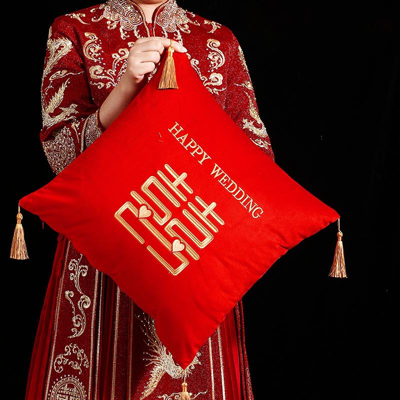 Chinese Style Red Embroidered Pillow Wedding Room Throw Pillow New Year Valentine's Day Wedding Blessing Home Decor Cushion
