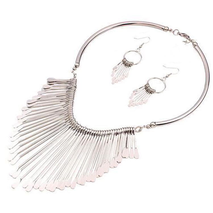 Qi Luxury Fashion Multi-Layer Tassel Necklace Set