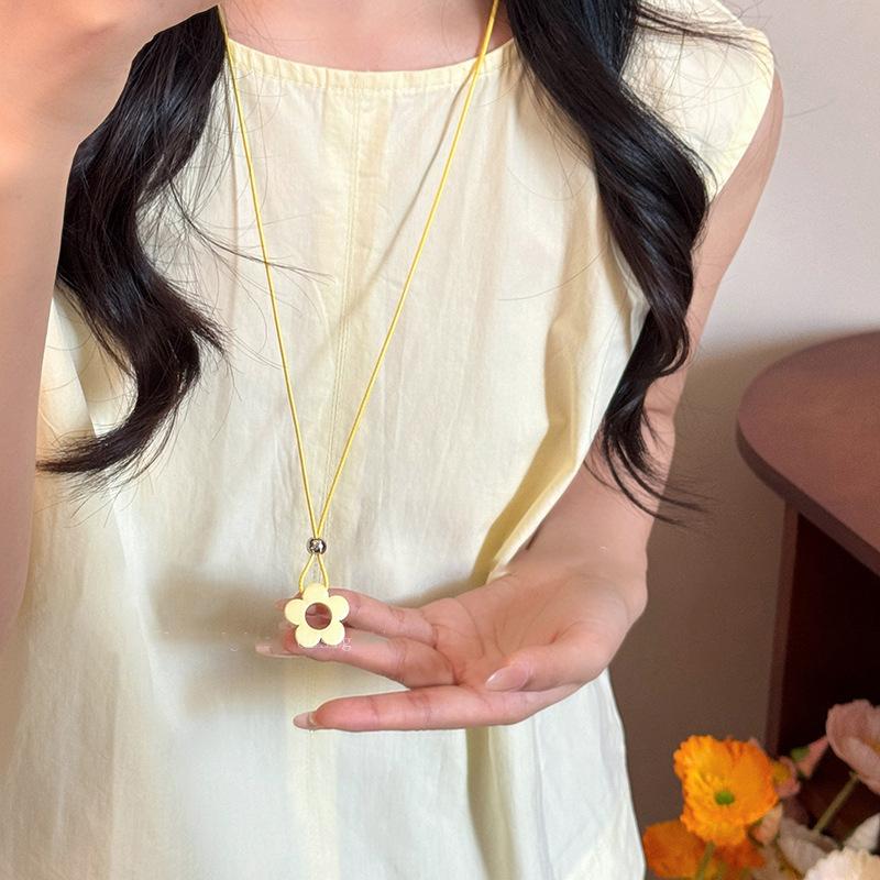 Dopamine Color Flower Love Necklace Summer Small Fresh Long Collarbone Chain Holiday Sweet Girl Heart Necklace