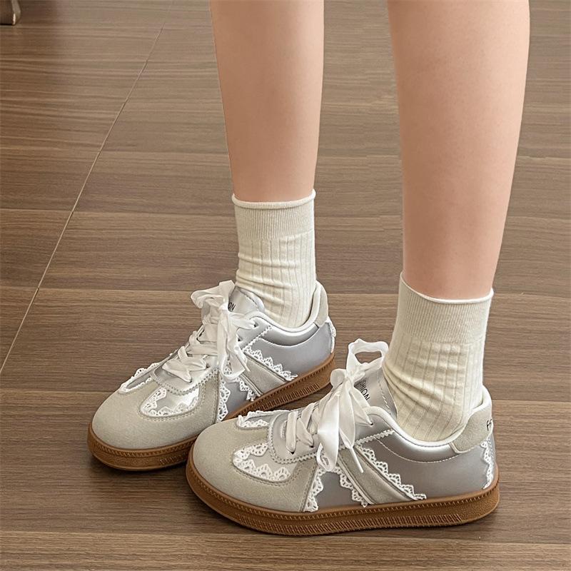 

Ретро серебристые балетки на платформе, немецкие тренировочные туфли женские 2025 новая весна и осень, легкие кеды, универсальные спортивные маленькие белые туфли 40 серебряный