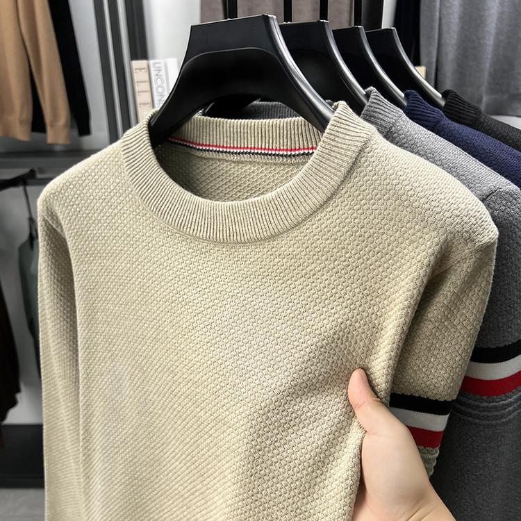 Men's Thickened Knitwear: Casual Round Neck Sweater for Autumn/Winter - Warm, Versatile Layer