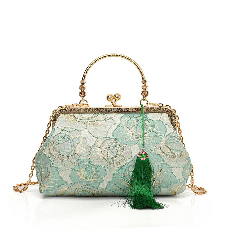 New Chinese Temperament Fringed Handbag 2025 Spring New Versatile Shoulder Messenger Bag Lock Chain Bag