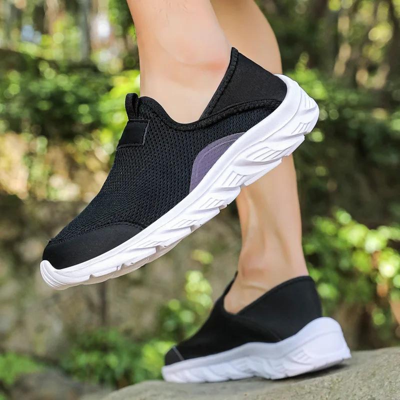 

Summer Mesh Breathable Men s Shoes Lightweight Comfortable Soft Sole Loafers Outdoor Casual Sneakers for Men Zapatos De Hombre 39 черный белый