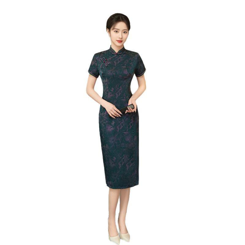 Old Shanghai retro national style middle-aged and elderly mothers wear large-size cheongsam, spring and summer new medium and long short-sleeved