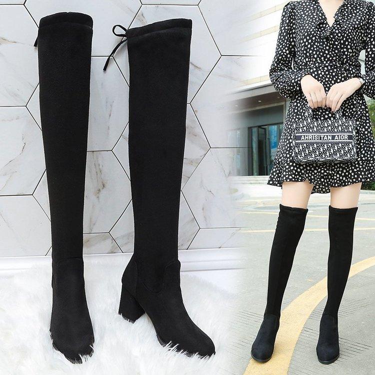 Höga klackar tunna stövlar höst och vinter nya spetsiga tjockklackade fleece elastiska stövlar remmar fashionabla knähöga stövlar