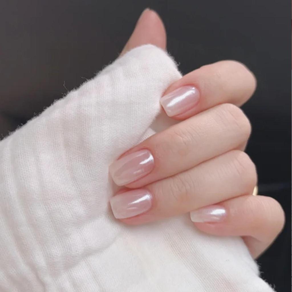 Moonlight White Detachable Fake Nails - Fashionable Nail Stickers and Wearable Tips