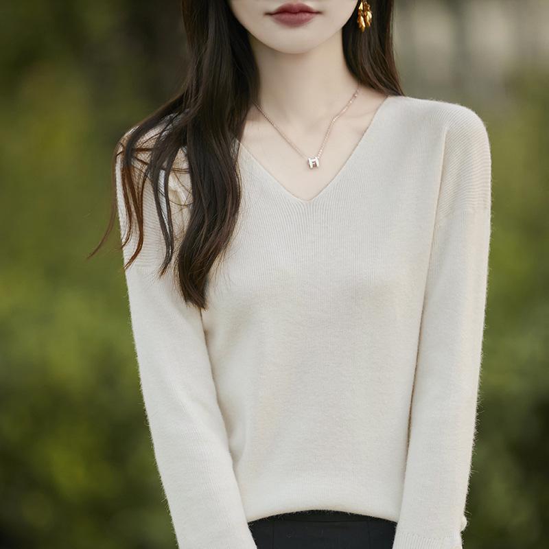Women's V-Neck Velvet Buttoned Sweater: Autumn/Winter Solid Color Loose Knit Pullover Base Layer