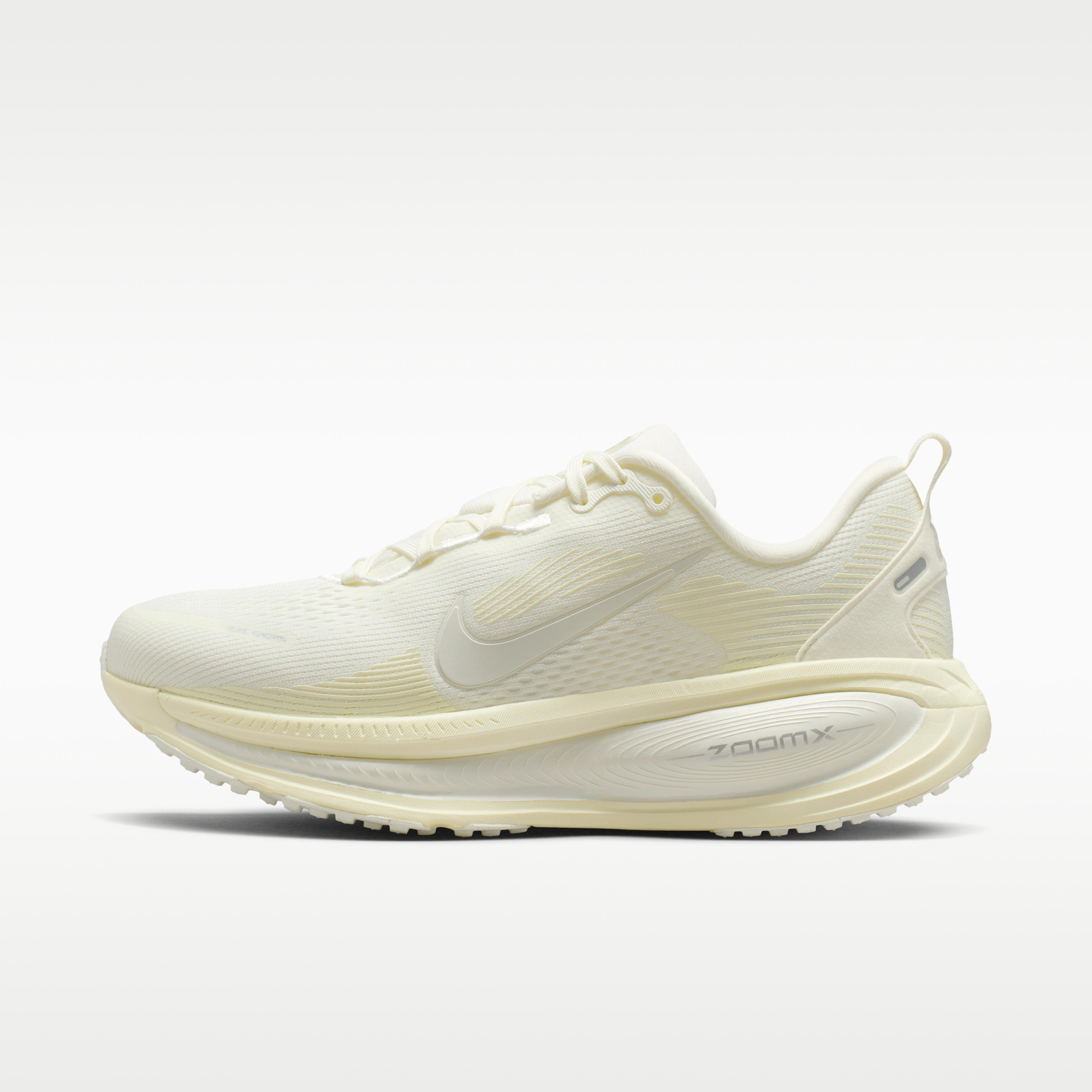 Nike Vomero 18 Sail Coconut Milk (Women s) 38