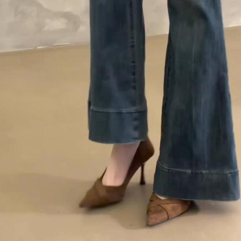 

Popular brown and black suede cross with pointed high heels in summer 42