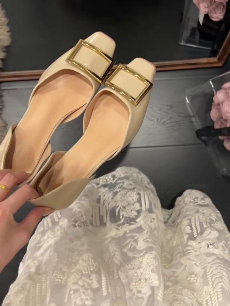 

Inner heightening version~ French square head metal buckle shallow mouth single shoes femininity hollow leather one pedal commuter sandals 34